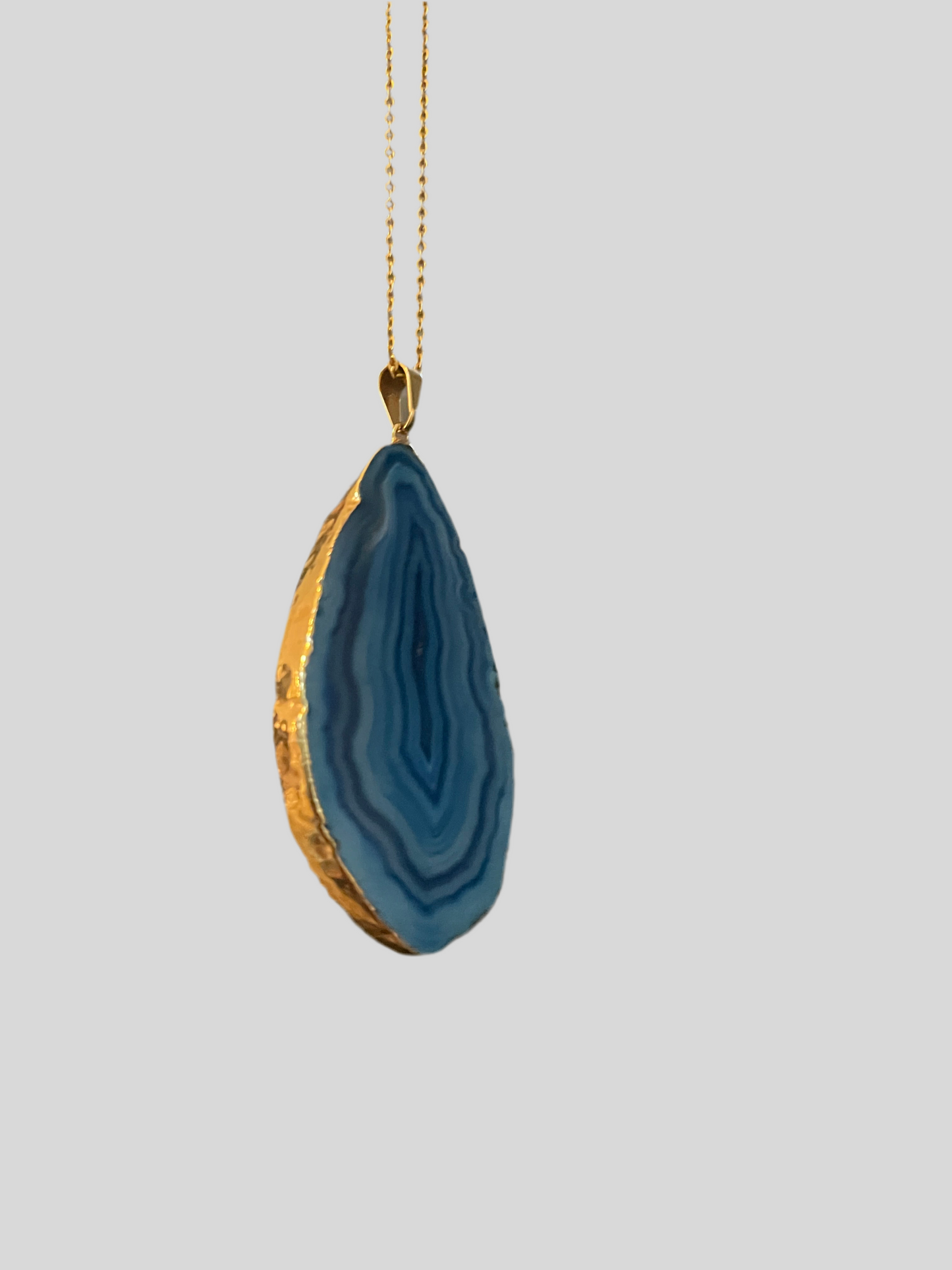 Ketting blauwe agaat met gouden rand