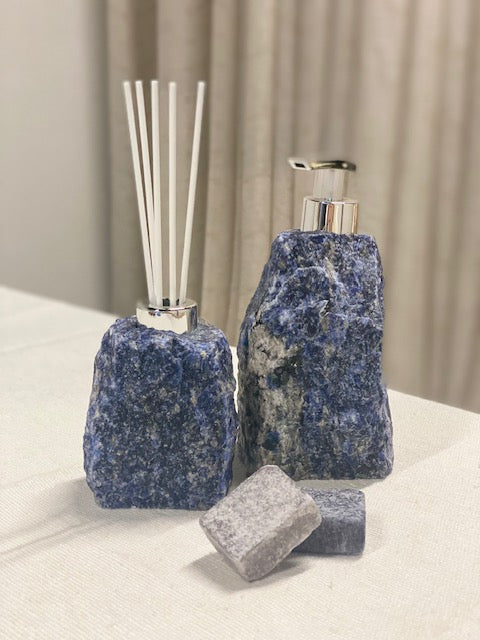 Blue quartz fragrance diffuser