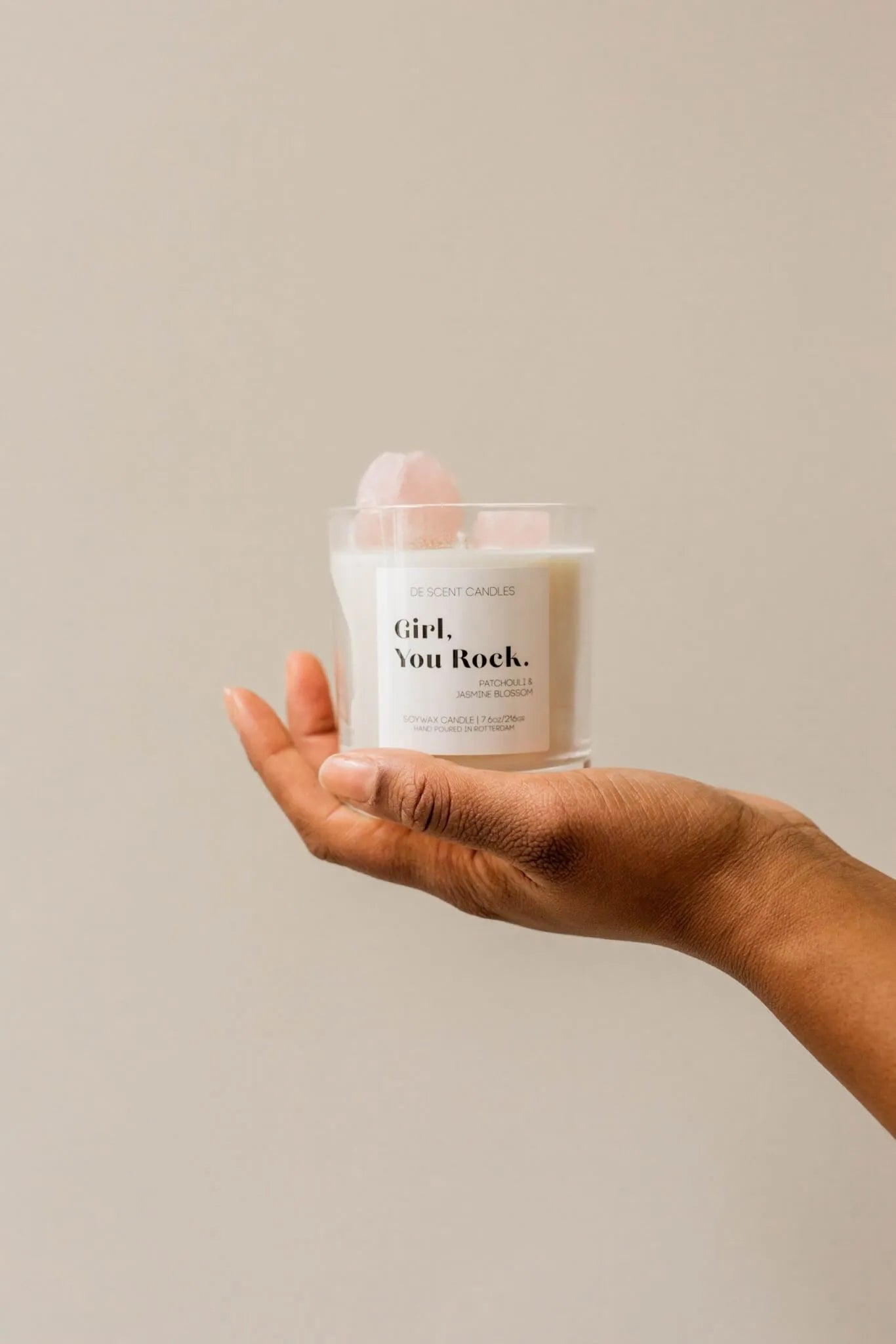 Scented candle with gemstones