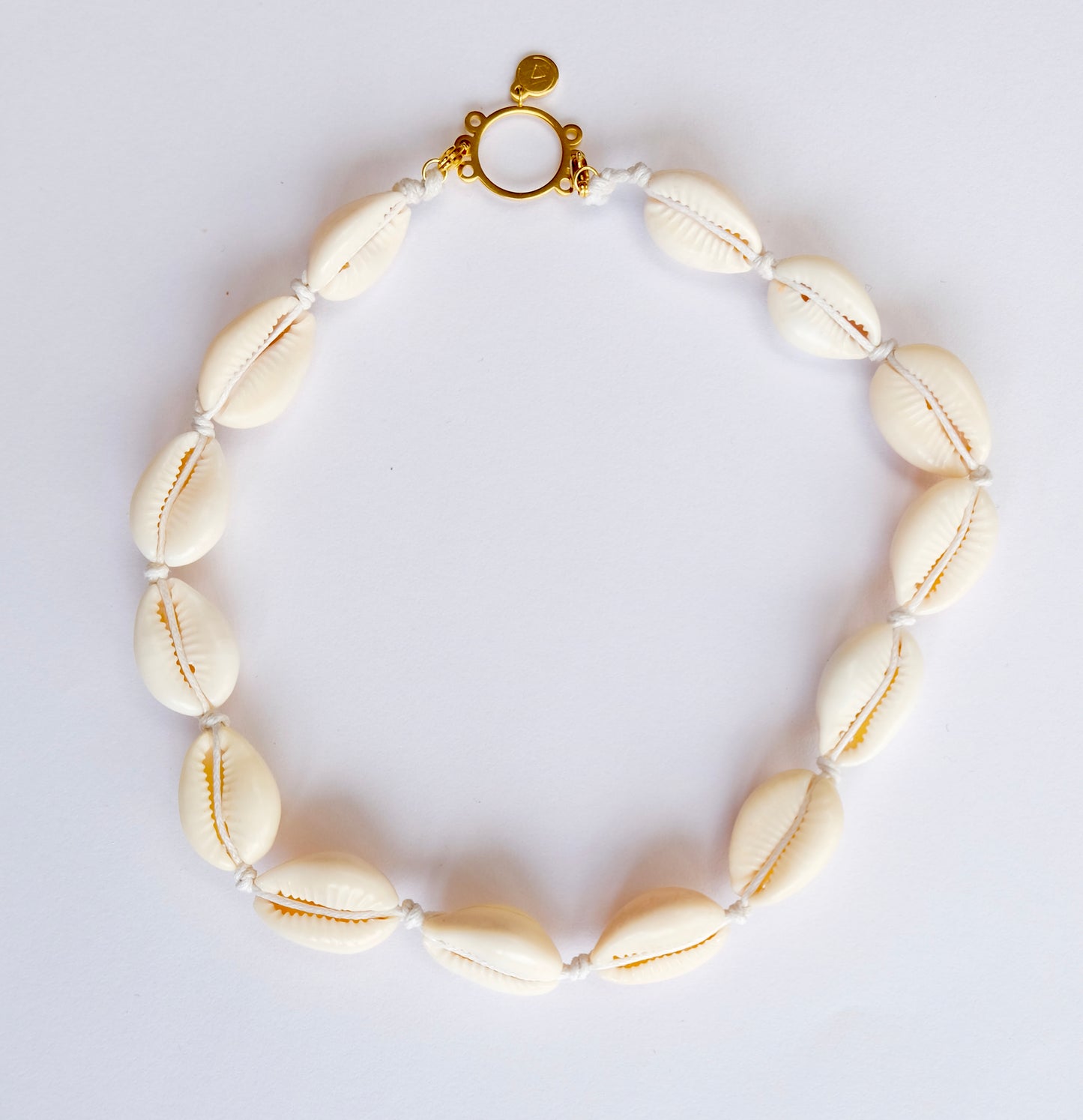 Necklace choker shells