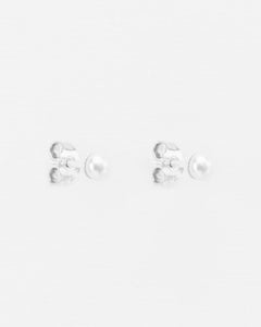 Pearl studs