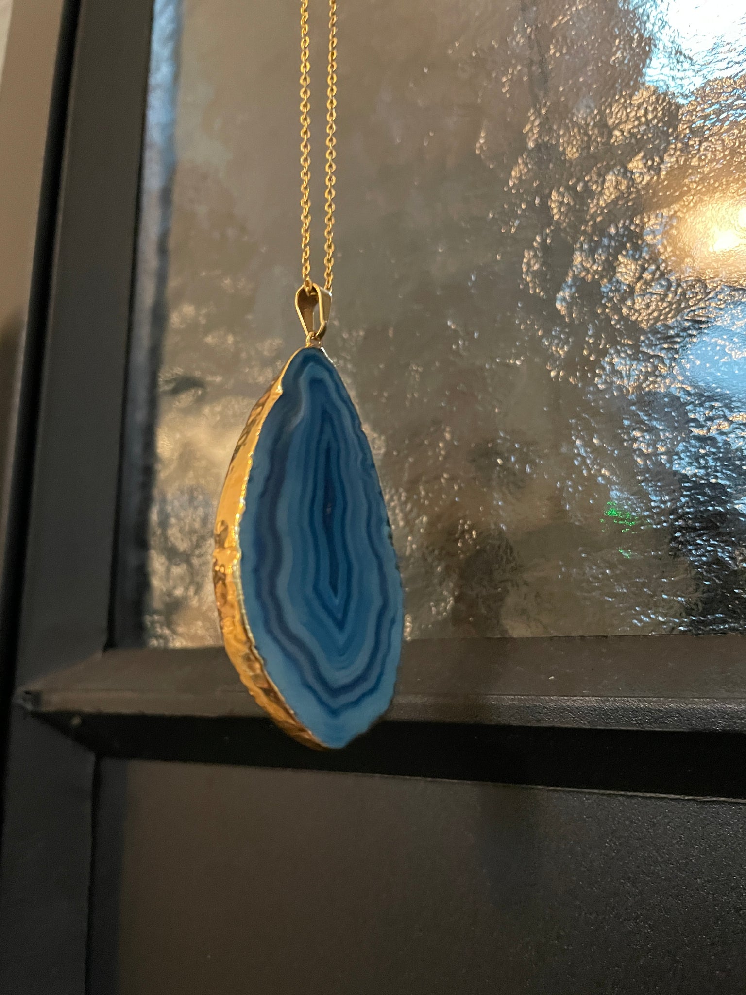 Necklace Agate Blue Patterned with Golden Edge